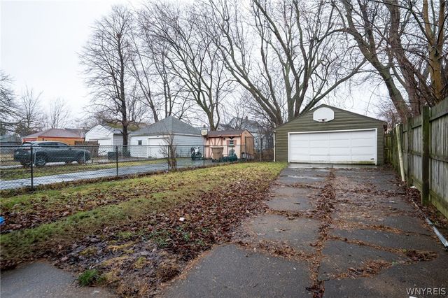 45 Ridge Park Avenue, Cheektowaga, NY 14211