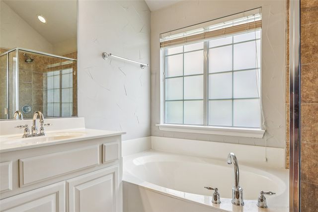 8704 Dayton Drive, Lantana, TX 76226