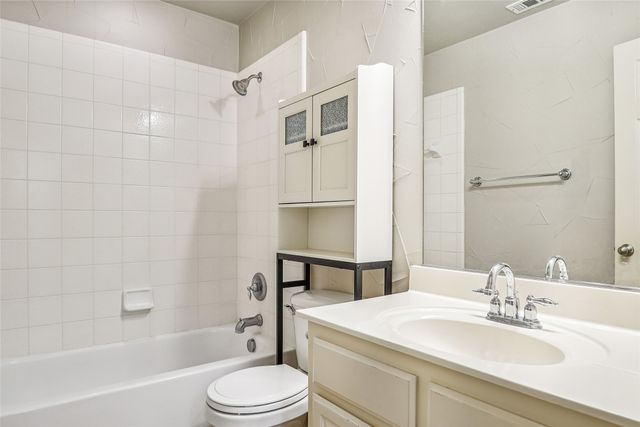8704 Dayton Drive, Lantana, TX 76226