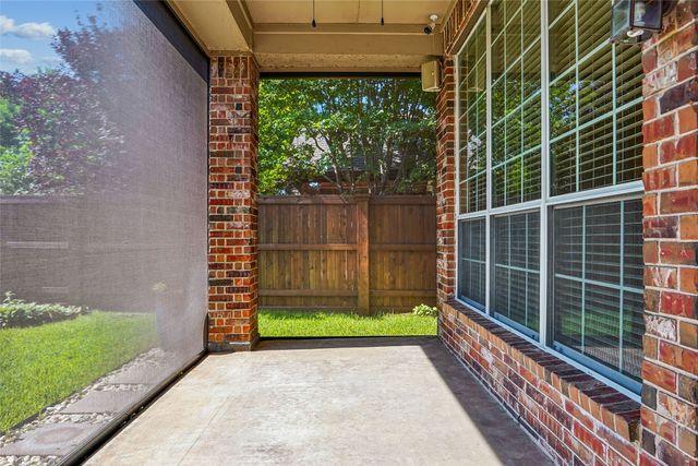 8704 Dayton Drive, Lantana, TX 76226