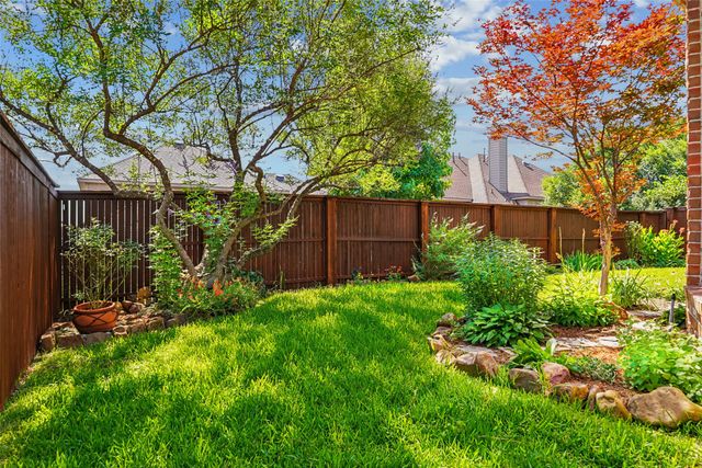 8704 Dayton Drive, Lantana, TX 76226