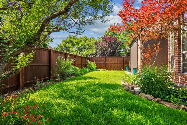 8704 Dayton Drive, Lantana, TX 76226