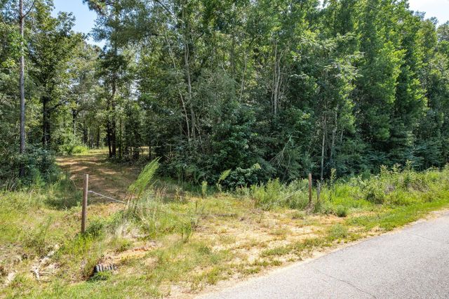 43.16 Crooked Rd., Laurel, MS 39443