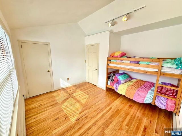 80 Roosevelt Avenue, Bergenfield, NJ 07621