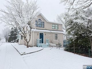 80 Roosevelt Avenue, Bergenfield, NJ 07621