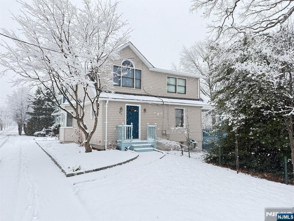 80 Roosevelt Avenue, Bergenfield, NJ 07621