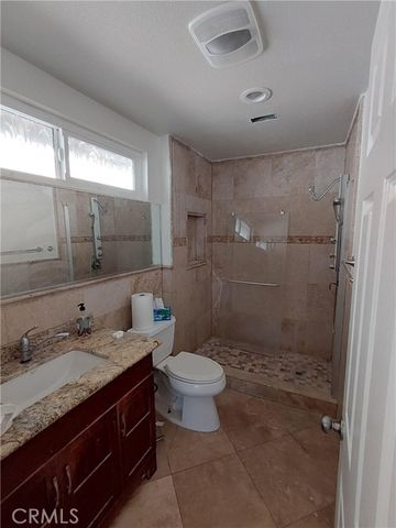 2542 N Pacific Avenue, Santa Ana, CA 92706