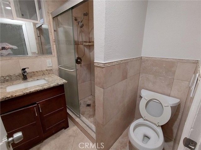 2542 N Pacific Avenue, Santa Ana, CA 92706