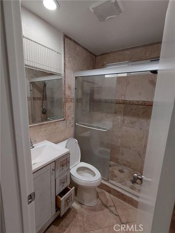 2542 N Pacific Avenue, Santa Ana, CA 92706