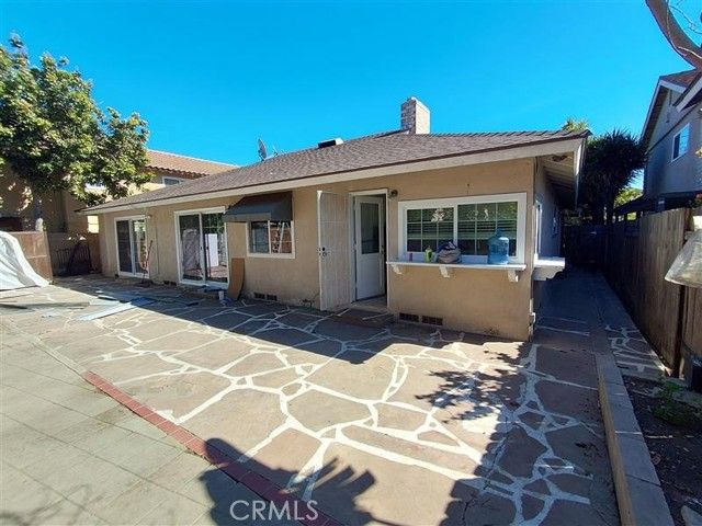 2542 N Pacific Avenue, Santa Ana, CA 92706