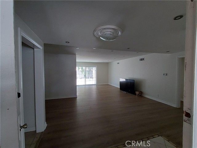 2542 N Pacific Avenue, Santa Ana, CA 92706