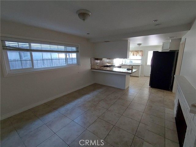 2542 N Pacific Avenue, Santa Ana, CA 92706