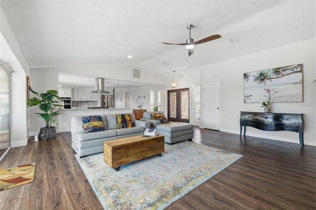 1997 HAWAII AVENUE NE, St Petersburg, FL 33703