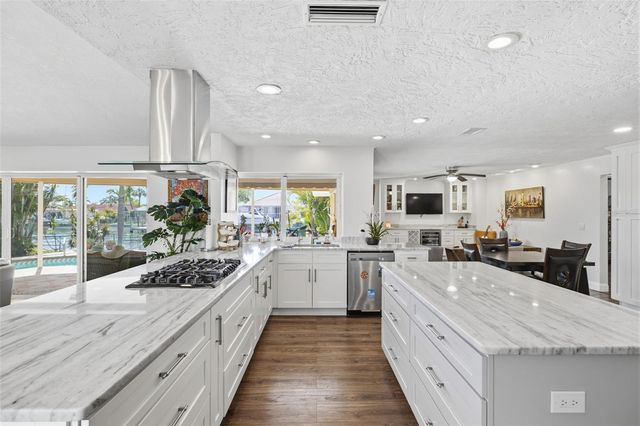 1997 HAWAII AVENUE NE, St Petersburg, FL 33703