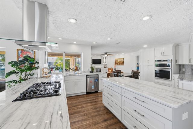 1997 HAWAII AVENUE NE, St Petersburg, FL 33703