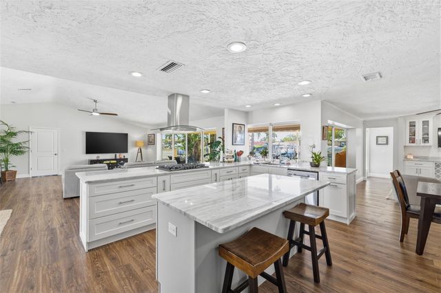 1997 HAWAII AVENUE NE, St Petersburg, FL 33703