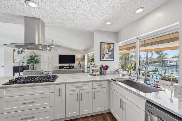 1997 HAWAII AVENUE NE, St Petersburg, FL 33703