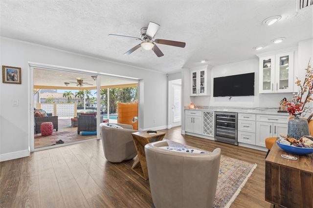 1997 HAWAII AVENUE NE, St Petersburg, FL 33703