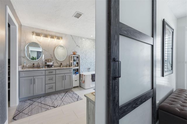 1997 HAWAII AVENUE NE, St Petersburg, FL 33703