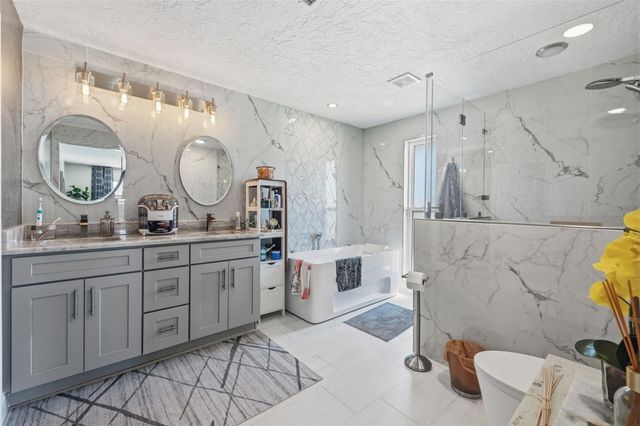 1997 HAWAII AVENUE NE, St Petersburg, FL 33703