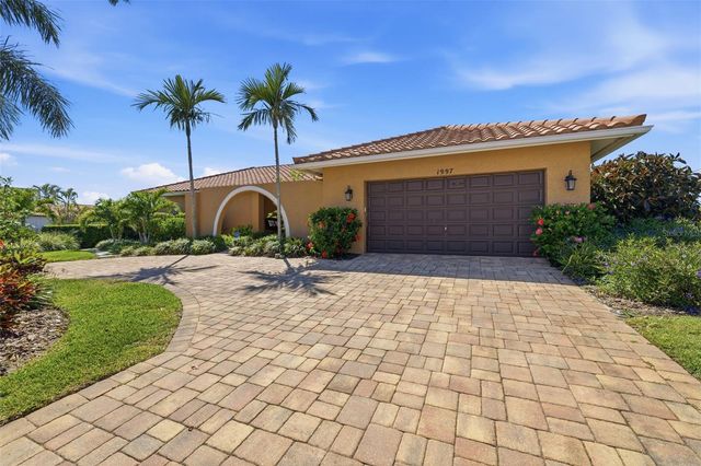 1997 HAWAII AVENUE NE, St Petersburg, FL 33703