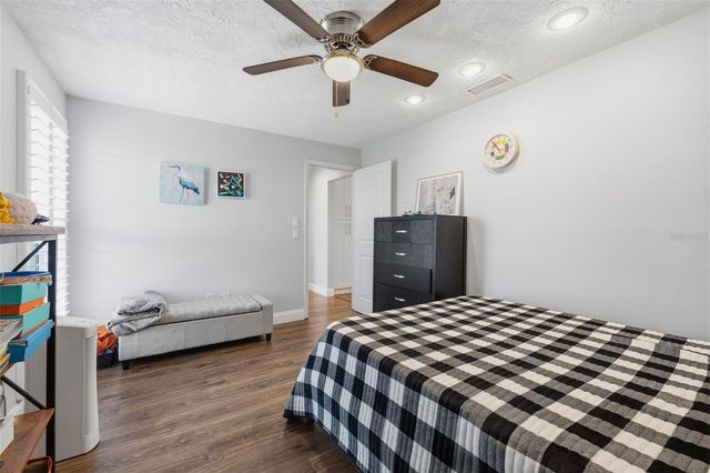 1997 HAWAII AVENUE NE, St Petersburg, FL 33703