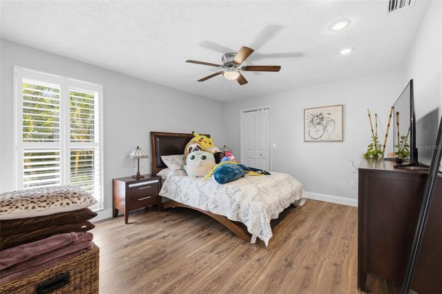 1997 HAWAII AVENUE NE, St Petersburg, FL 33703