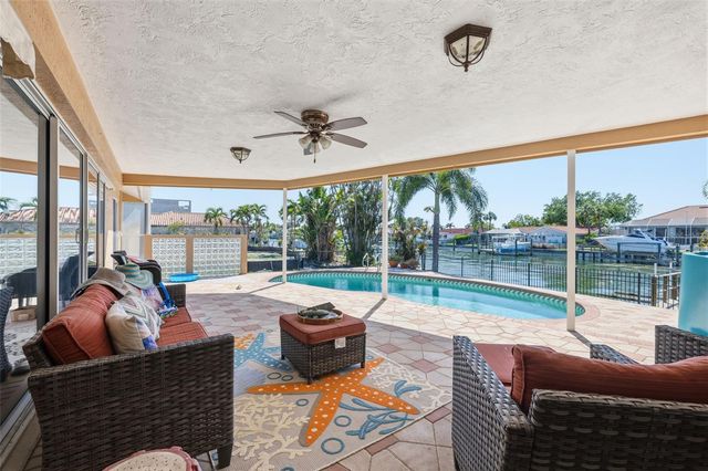 1997 HAWAII AVENUE NE, St Petersburg, FL 33703