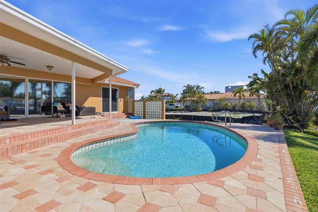 1997 HAWAII AVENUE NE, St Petersburg, FL 33703