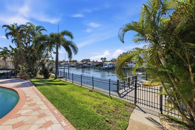 1997 HAWAII AVENUE NE, St Petersburg, FL 33703