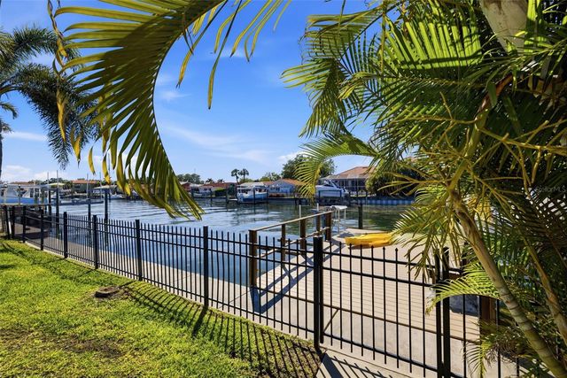 1997 HAWAII AVENUE NE, St Petersburg, FL 33703