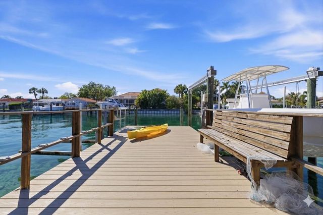 1997 HAWAII AVENUE NE, St Petersburg, FL 33703