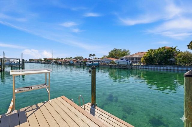 1997 HAWAII AVENUE NE, St Petersburg, FL 33703