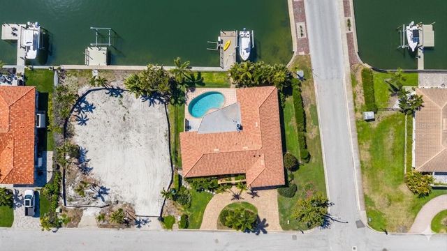 1997 HAWAII AVENUE NE, St Petersburg, FL 33703