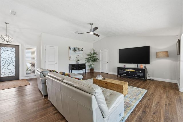 1997 HAWAII AVENUE NE, St Petersburg, FL 33703