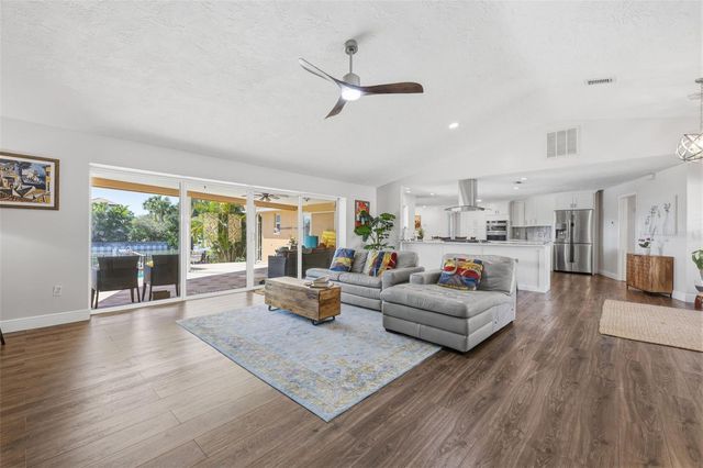 1997 HAWAII AVENUE NE, St Petersburg, FL 33703