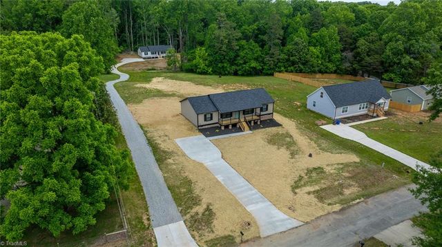 2979 Durant Drive, Winston-salem, NC 27107