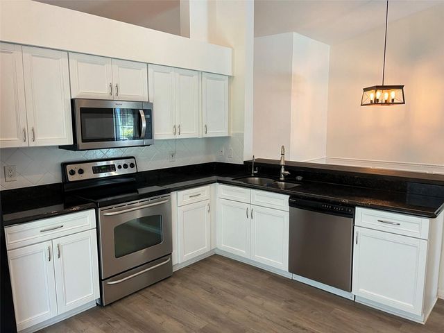 9411 WILLOW COVE COURT, Tampa, FL 33647