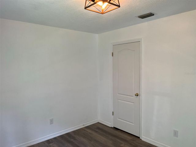 9411 WILLOW COVE COURT, Tampa, FL 33647