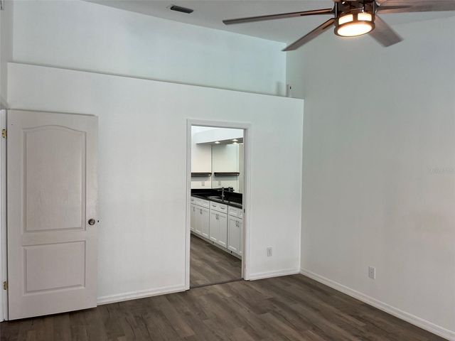 9411 WILLOW COVE COURT, Tampa, FL 33647