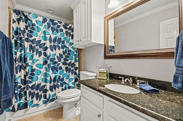 213 Rippling Creek Lane, Alvin, TX 77511