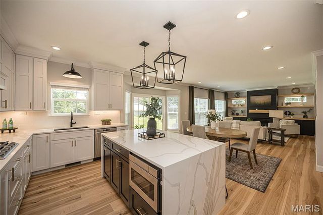 438 Lee Avenue, Kirkwood, MO 63122