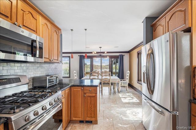 155 W Lakeshore Drive, Carmel, NY 10512
