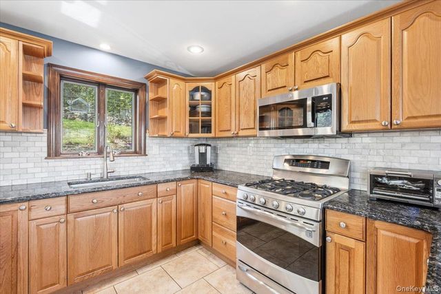155 W Lakeshore Drive, Carmel, NY 10512