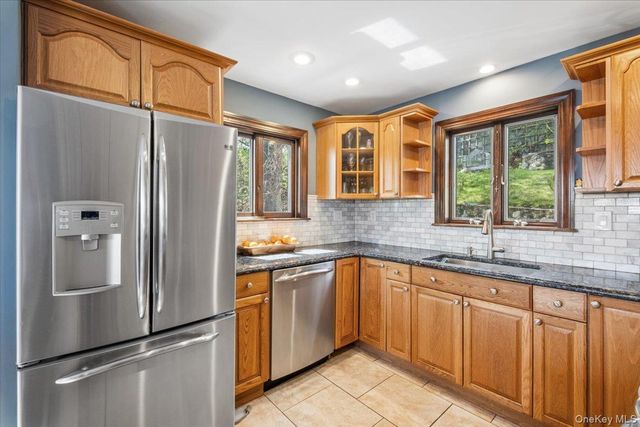 155 W Lakeshore Drive, Carmel, NY 10512