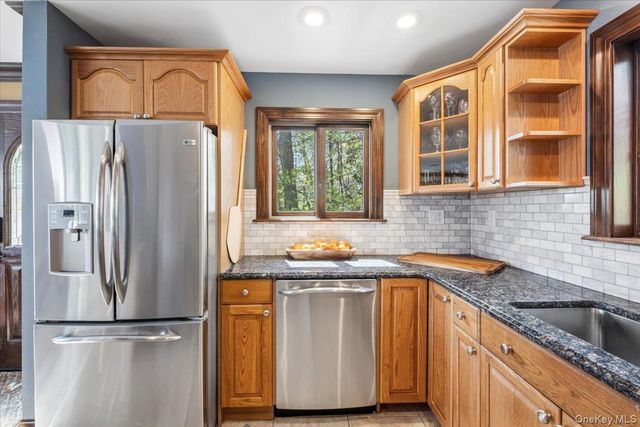 155 W Lakeshore Drive, Carmel, NY 10512