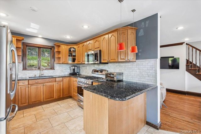 155 W Lakeshore Drive, Carmel, NY 10512