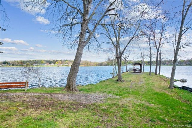 155 W Lakeshore Drive, Carmel, NY 10512