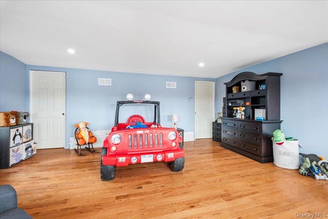155 W Lakeshore Drive, Carmel, NY 10512