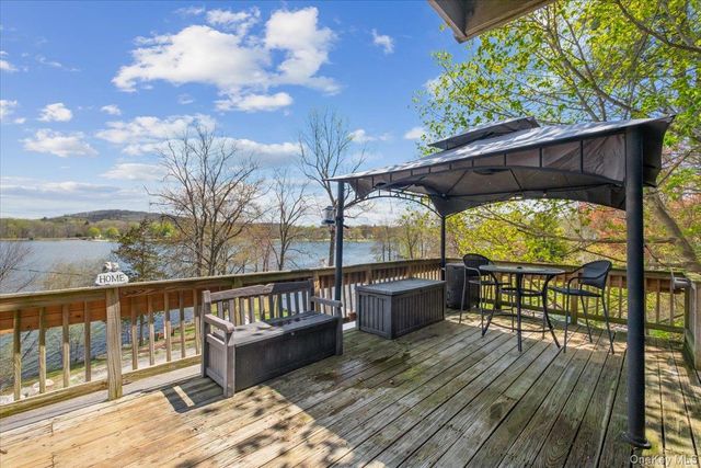 155 W Lakeshore Drive, Carmel, NY 10512